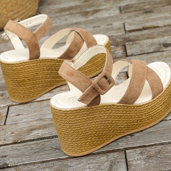 Last 1 COST 🛑Tan Beige Platform High Heel Shoes Buckle Wedge - Picture 4 of 6